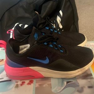 Air max motion 2 size 8